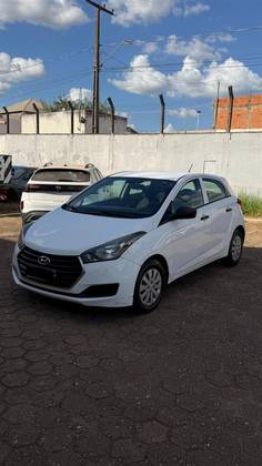 HYUNDAI HB20 1.0 COMFORT 12V FLEX 4P MANUAL HYUNDAI HB20 1.0 COMFORT 12V FLEX 4P MANUAL